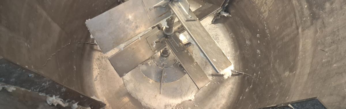 Hidrojateamento em Reatores