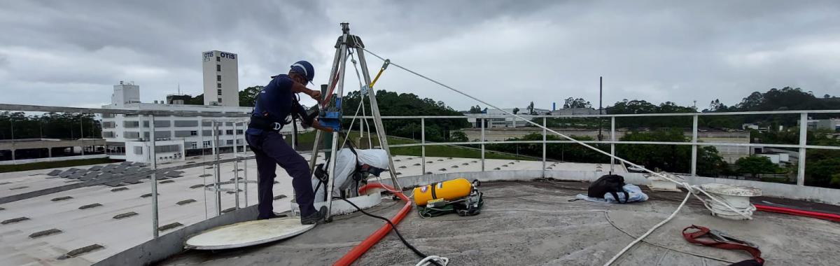 Limpeza com Hidrojateamento